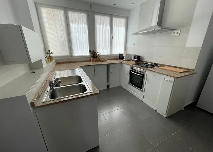 Luxury Close To Everything Apartman *