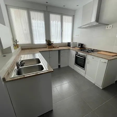 Luxury Close To Everything Apartment *